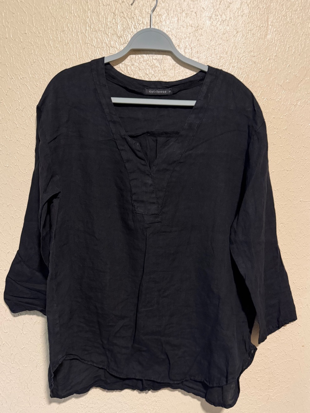 Cut loose Linen Top Size Large Black V-Neck